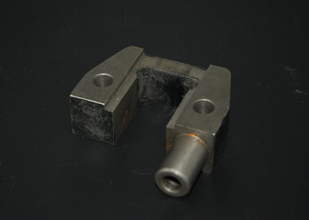 KS1045 - Soporte rodillo KORD IZQ.